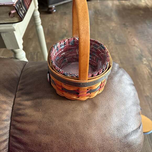 Longaberger 1997 Inaugural Basket with Patriotic Liner, Plastic Protector, and E - Picture 3 of 5
